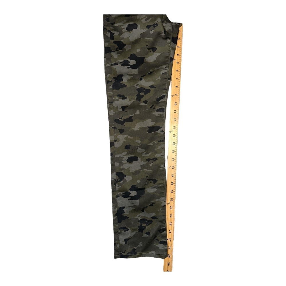 Levi's Womens Camouflage 314 Shaping Straight Pants, 27x30 - Picture 10 of 10